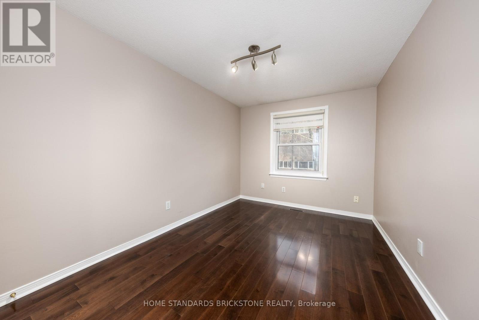 90 CONFEDERATION WAY — photo 28