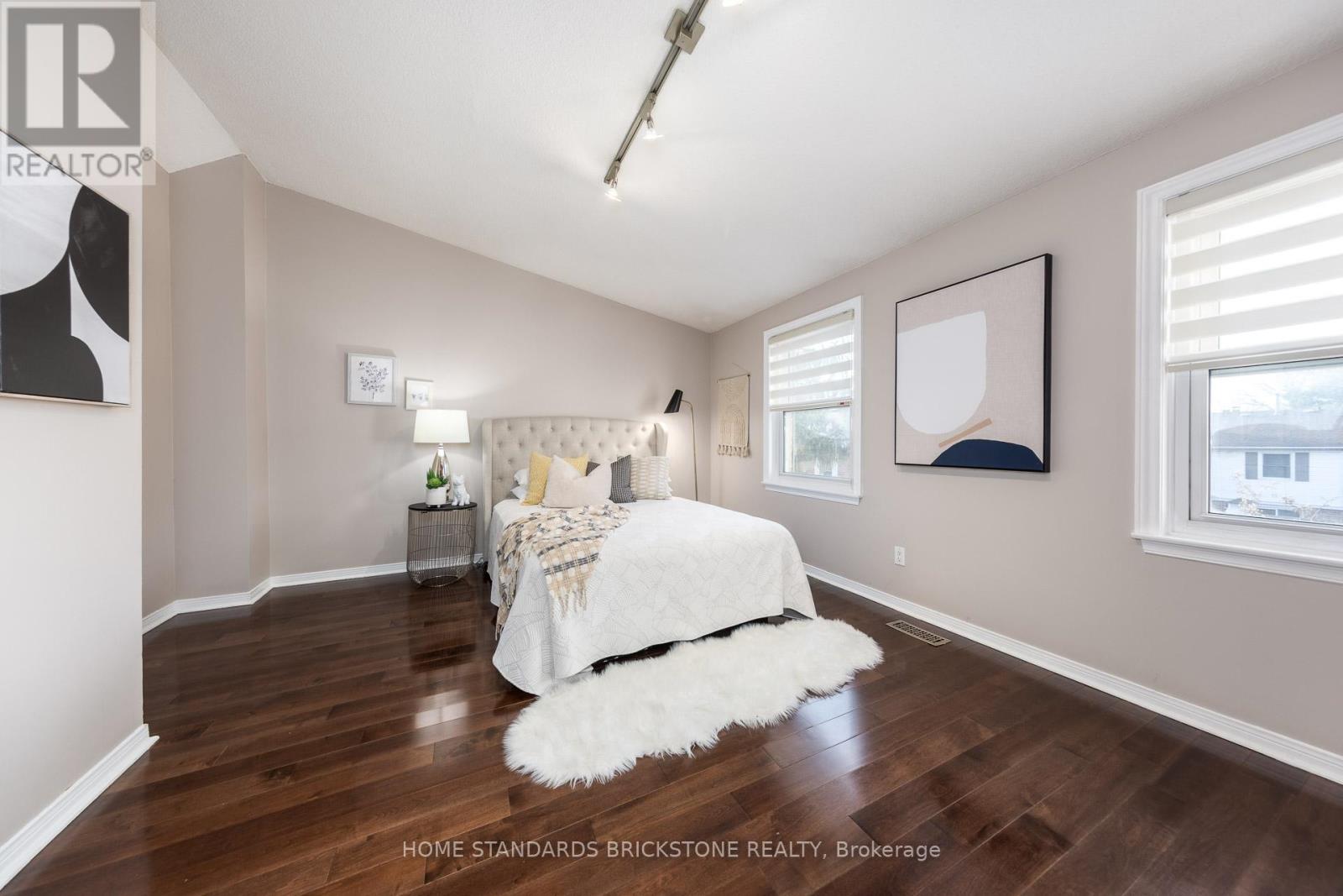 90 CONFEDERATION WAY — photo 22