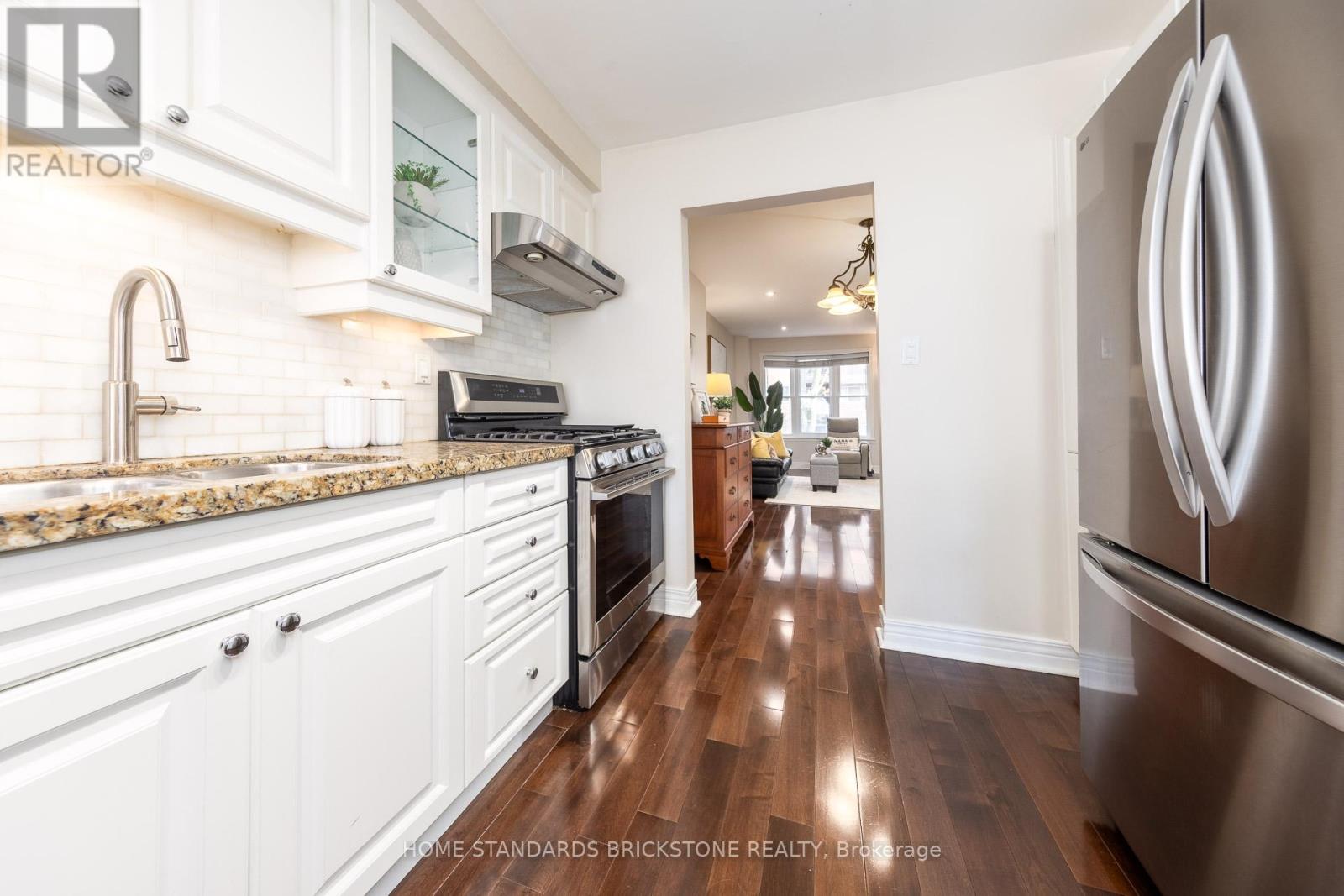 90 CONFEDERATION WAY — photo 7