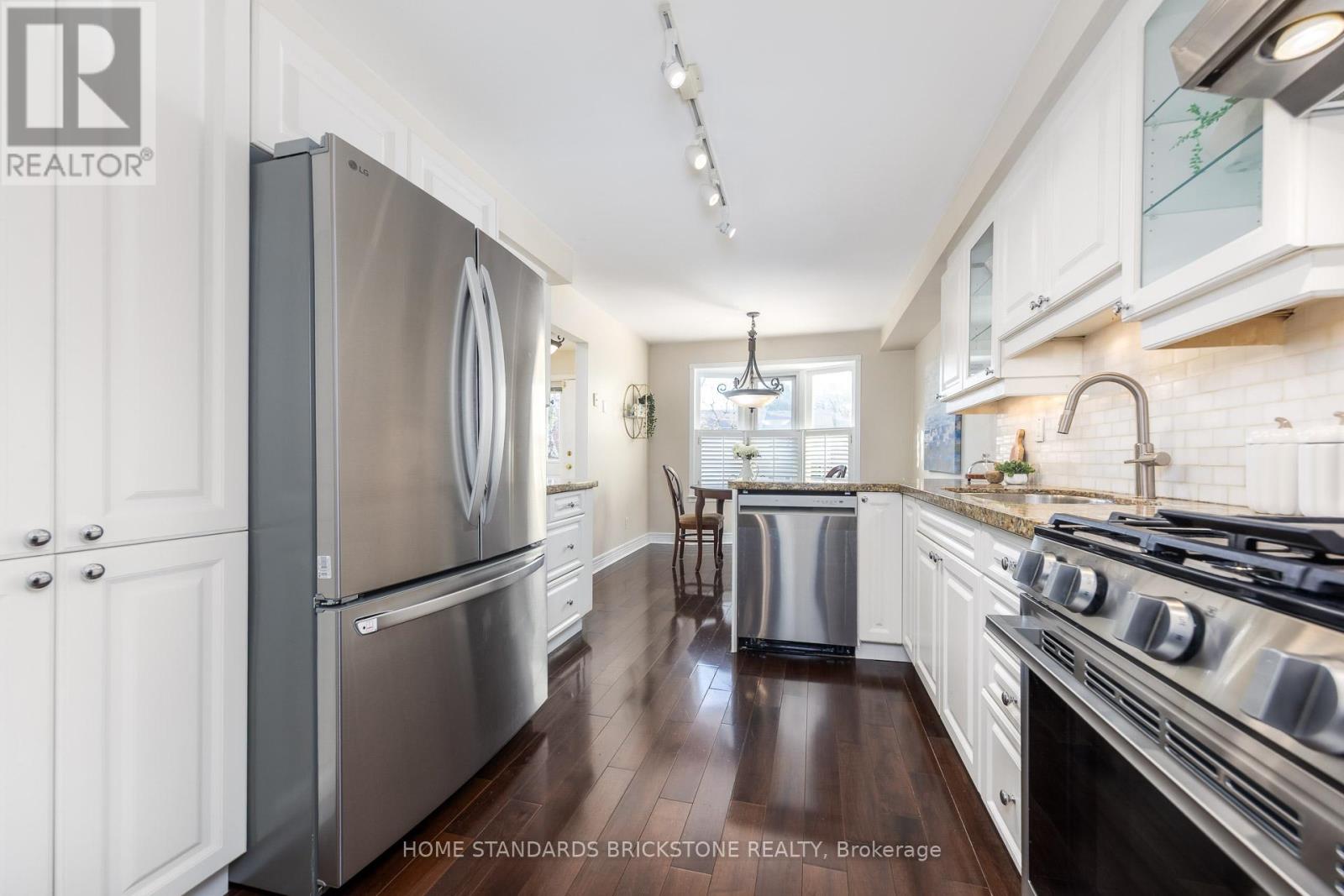 90 CONFEDERATION WAY — photo 10