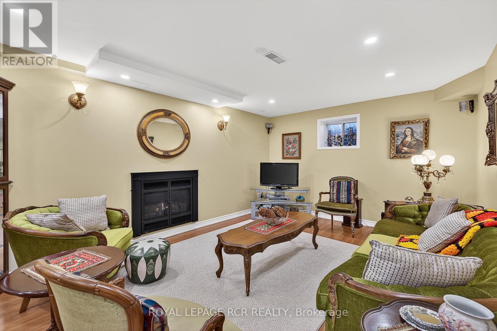 27 KENNETT DRIVE - 28