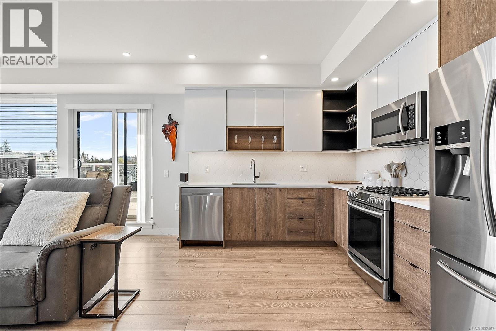 412 950 Whirlaway Crescent, Langford