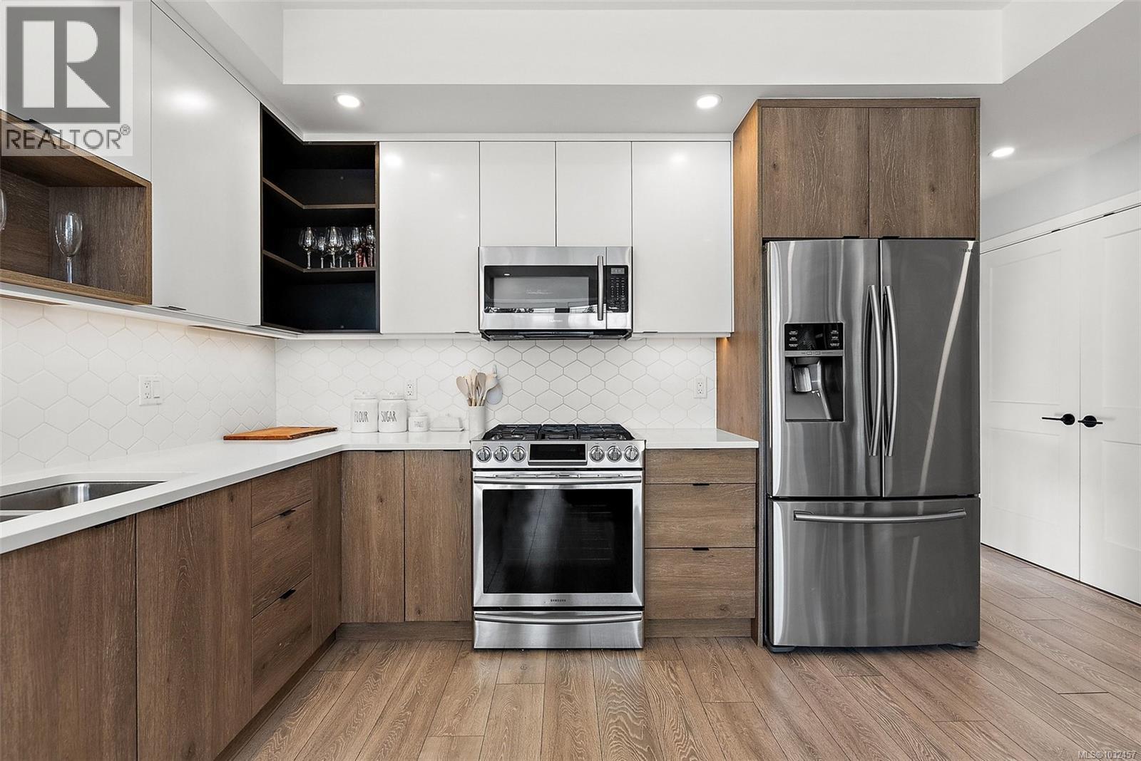 412 950 Whirlaway Crescent, Langford