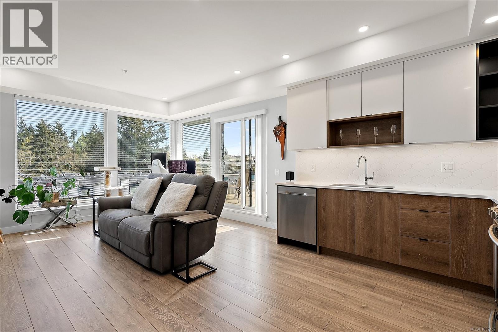 412 950 Whirlaway Crescent, Langford