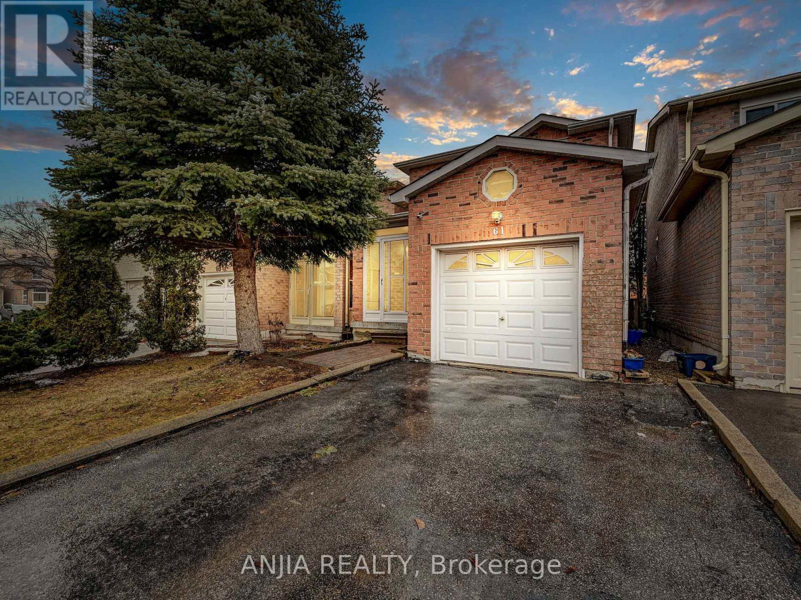 61 SORRELL CRESCENT - 1