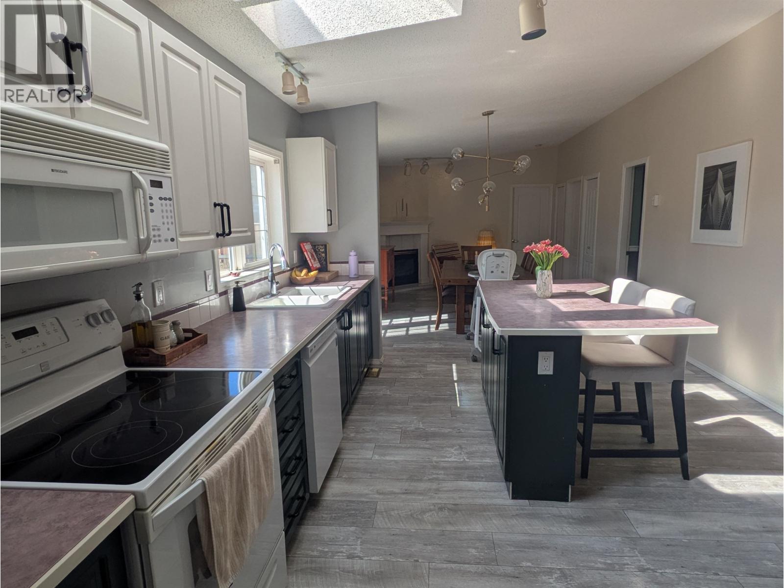 Photo 9 of 27 — 6865 TONY ROAD · Prince George, BC