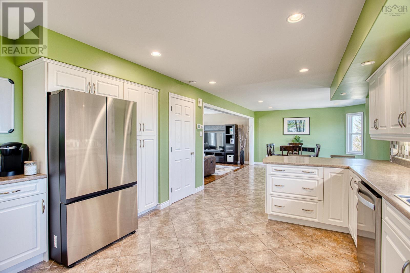 Property 23 of 50 of 597 Hemlock Drive, Westwood Hills