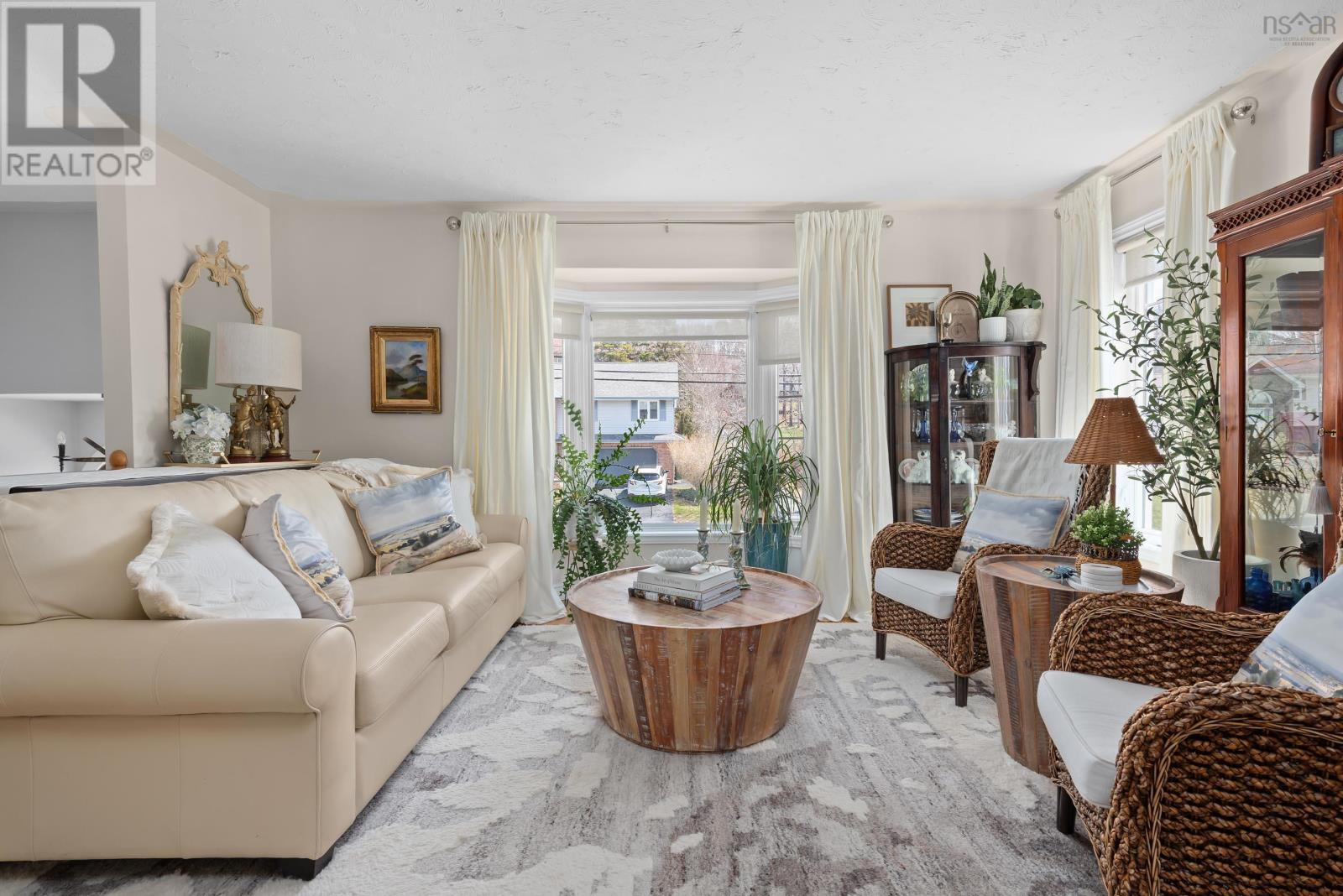 Property 10 of 35 of 65 Appian Way