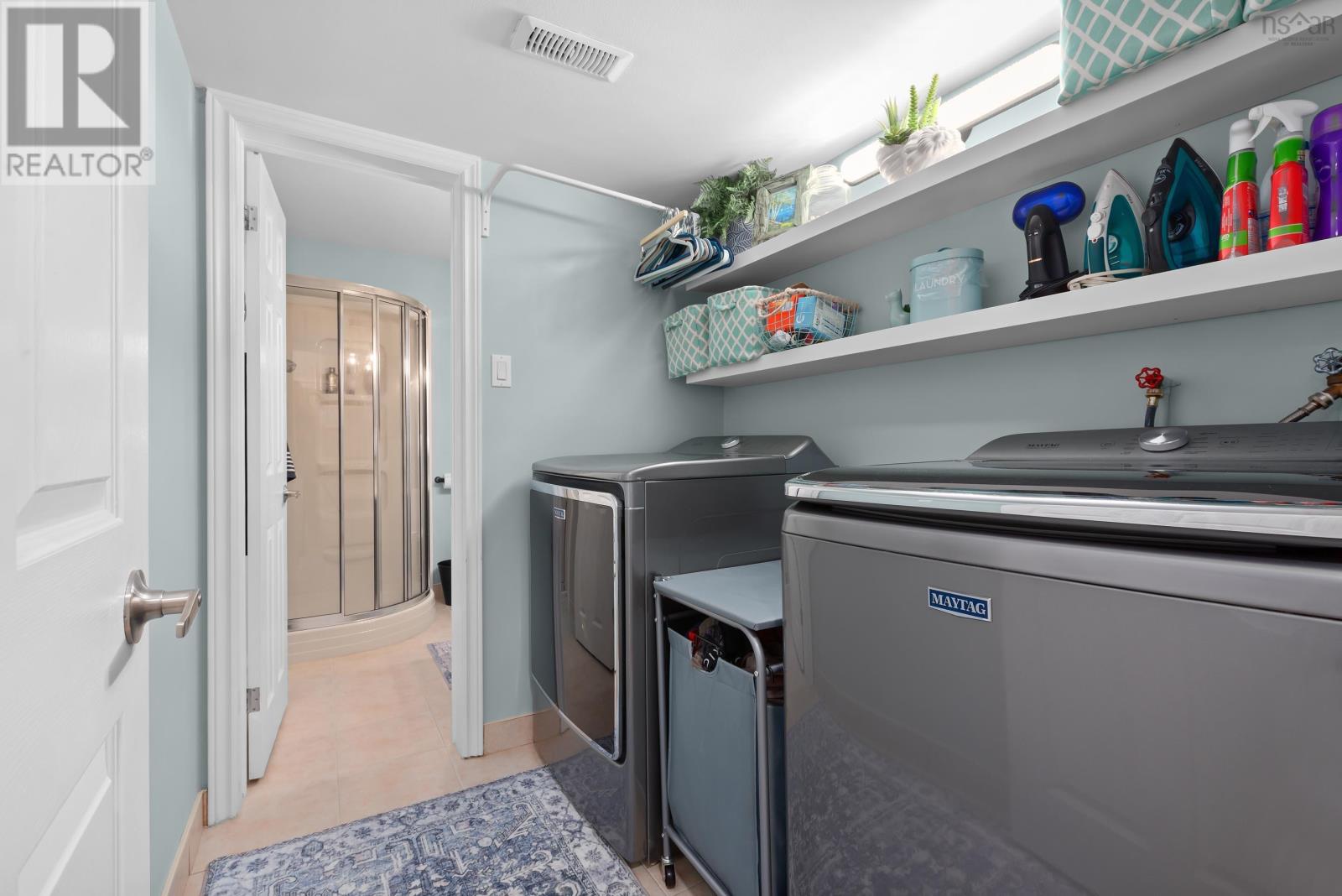 Property 27 of 35 of 65 Appian Way