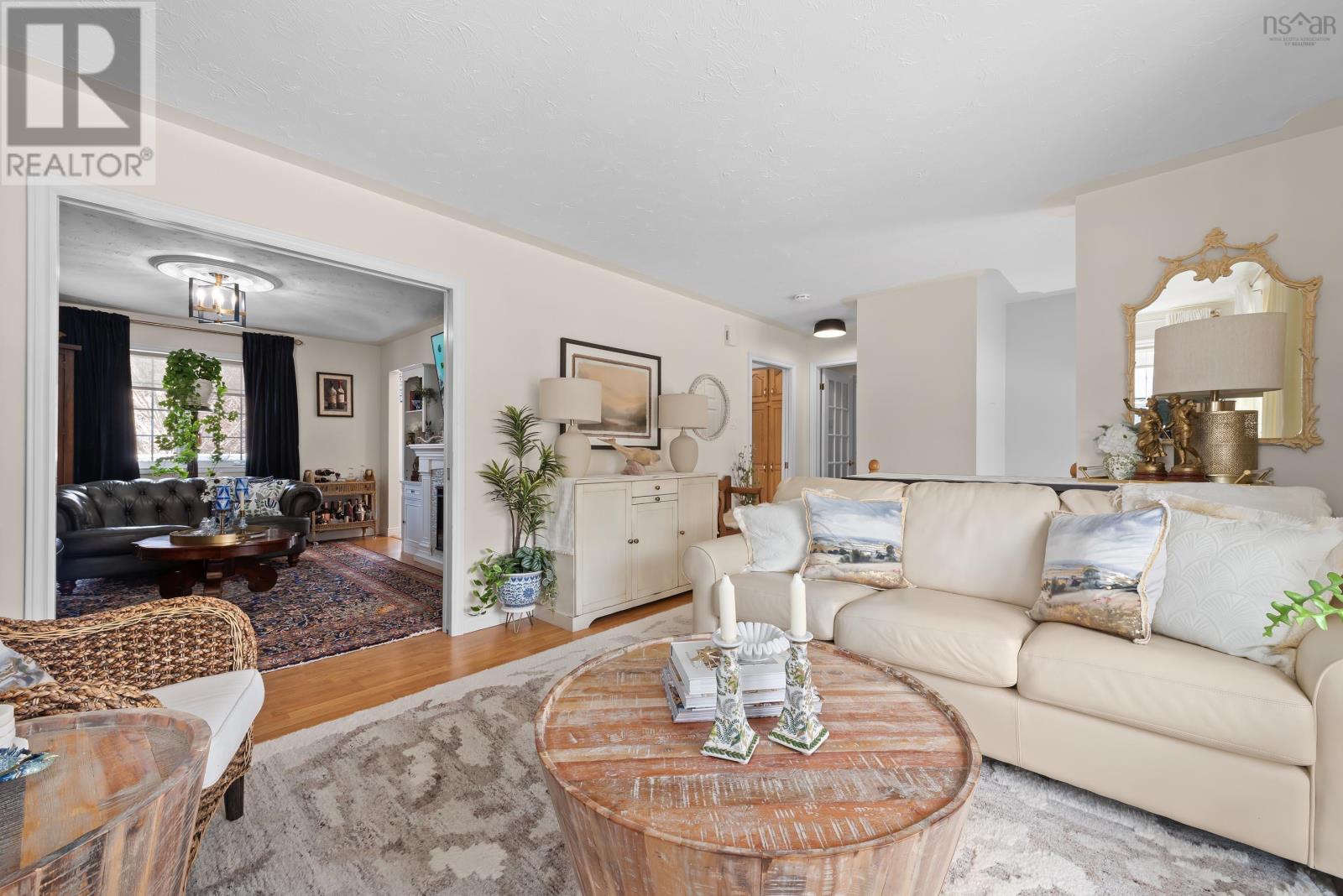 Property 11 of 35 of 65 Appian Way