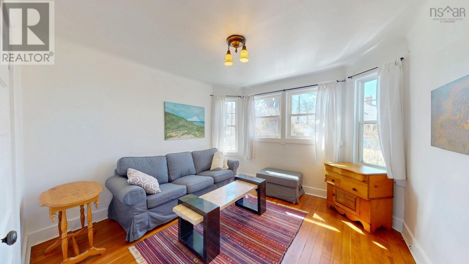 Property 20 of 48 of 35 King Street