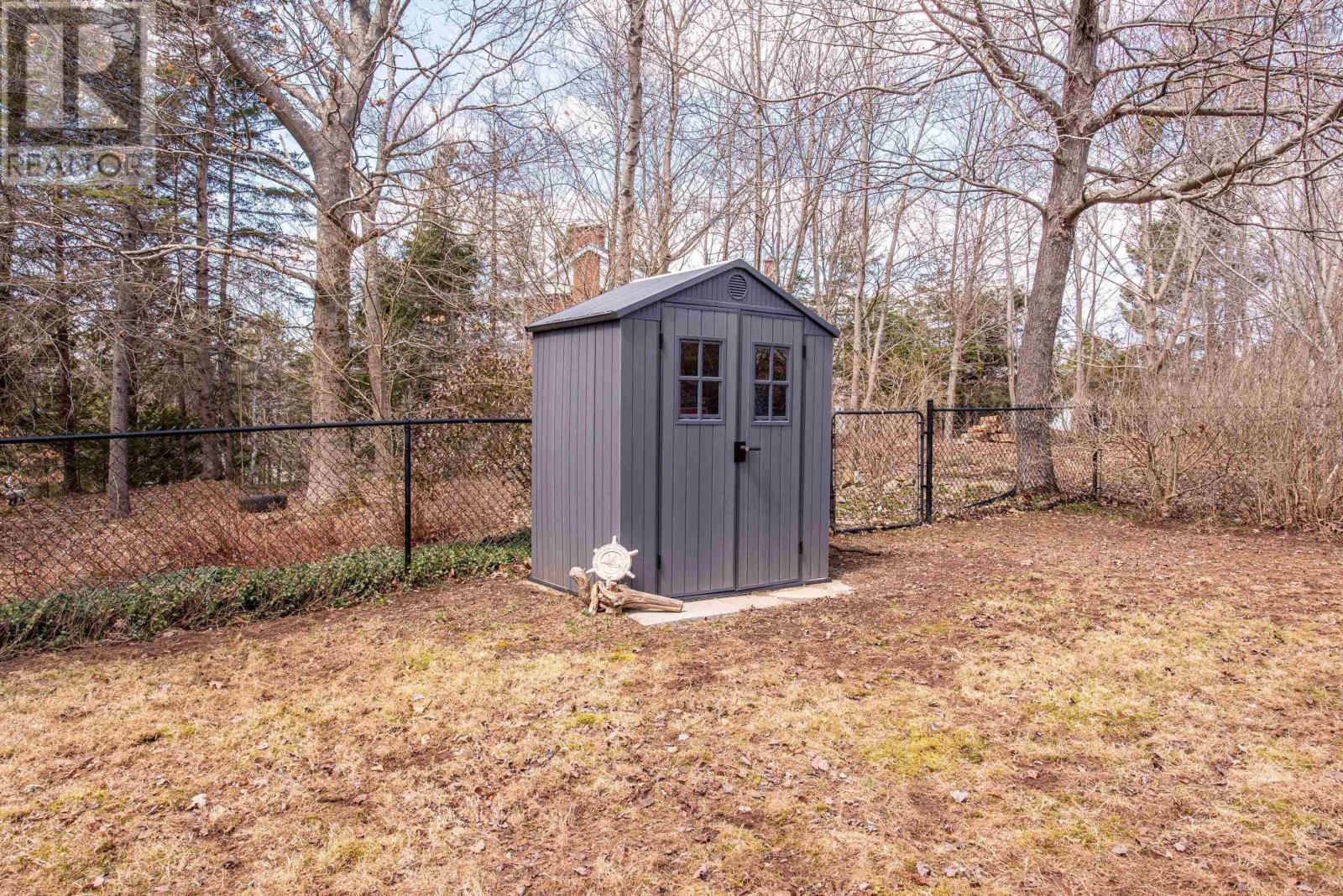 Property 32 of 35 of 65 Appian Way