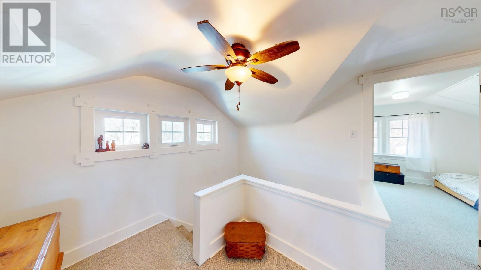 Property 33 of 48 of 35 King Street