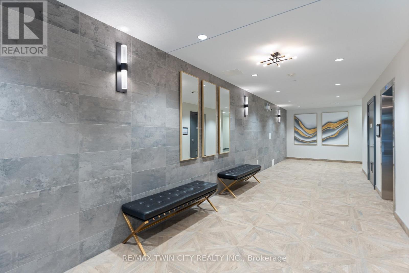 #209 88 GIBSON STREET - 26