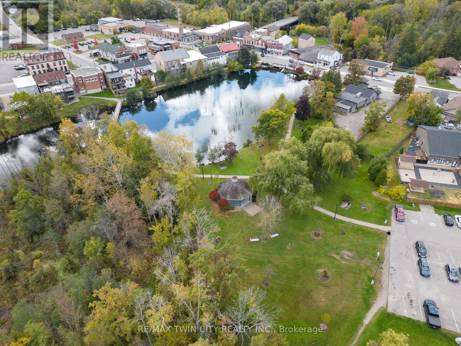 #209 88 GIBSON STREET - 36