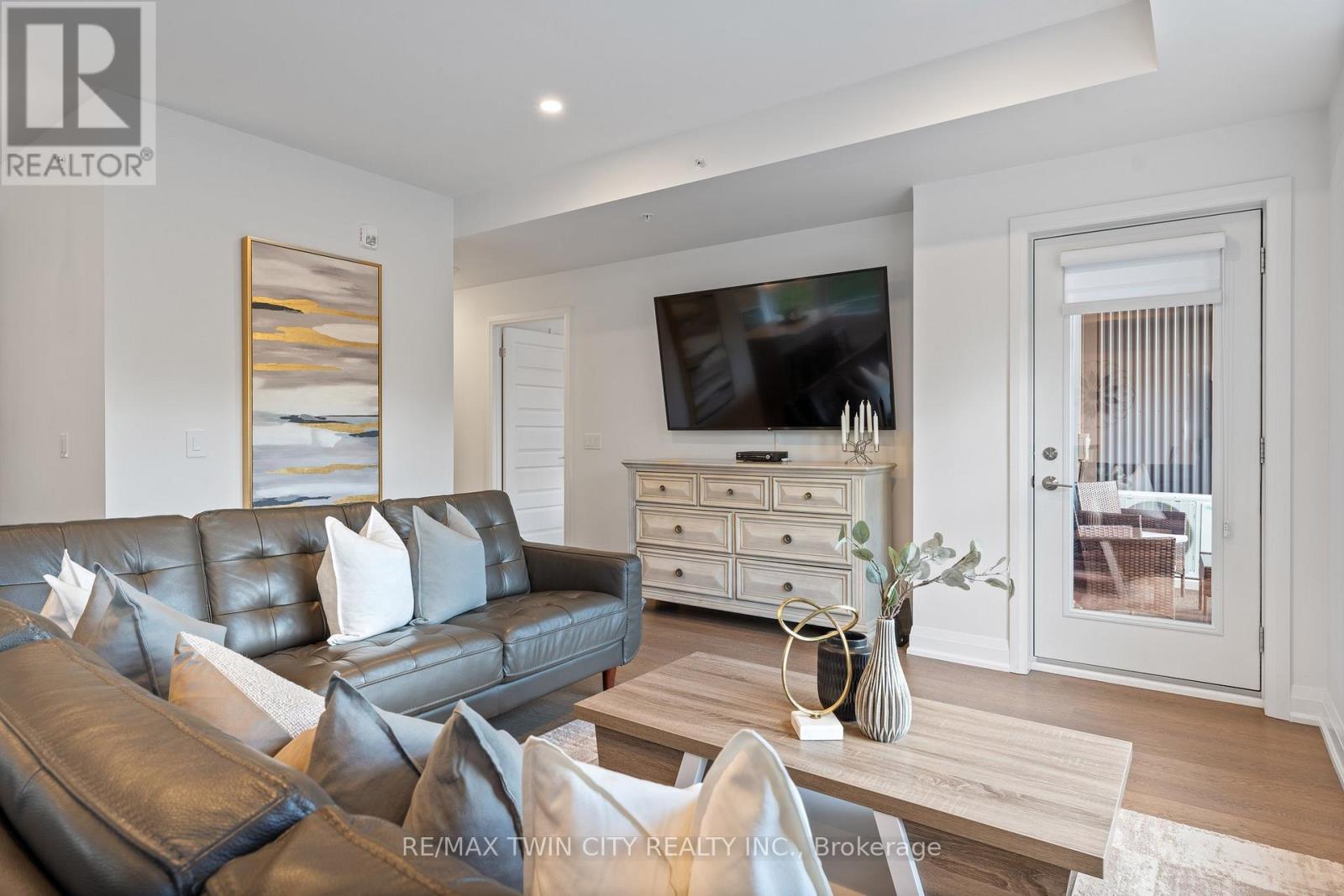 #209 88 GIBSON STREET - 5