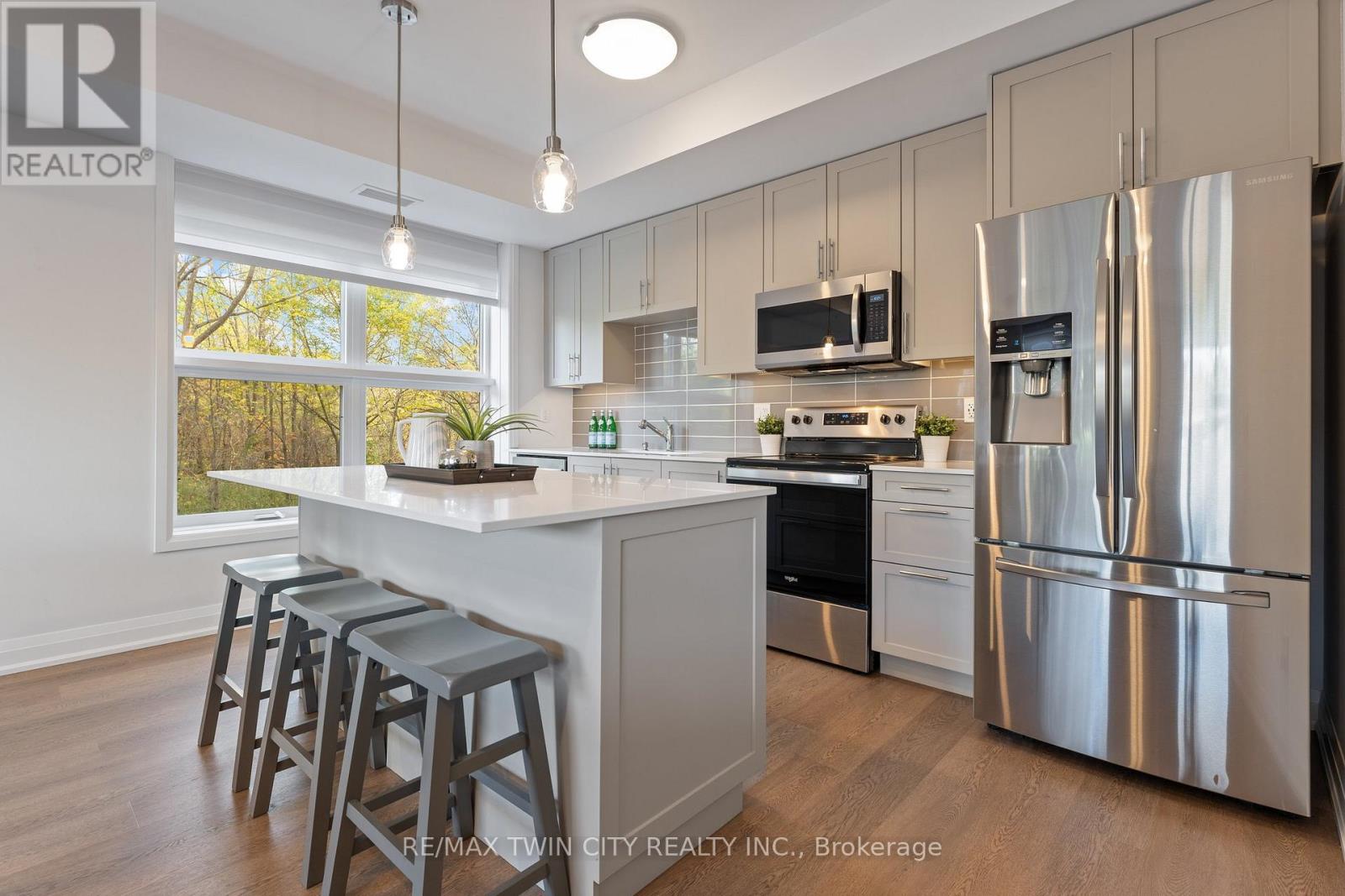 #209 88 GIBSON STREET - 8