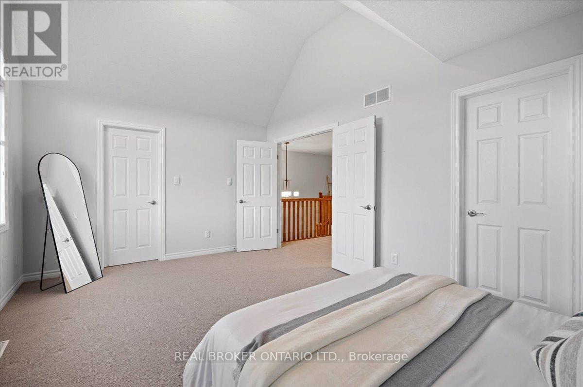 #22 435 WINCHESTER DRIVE - 26