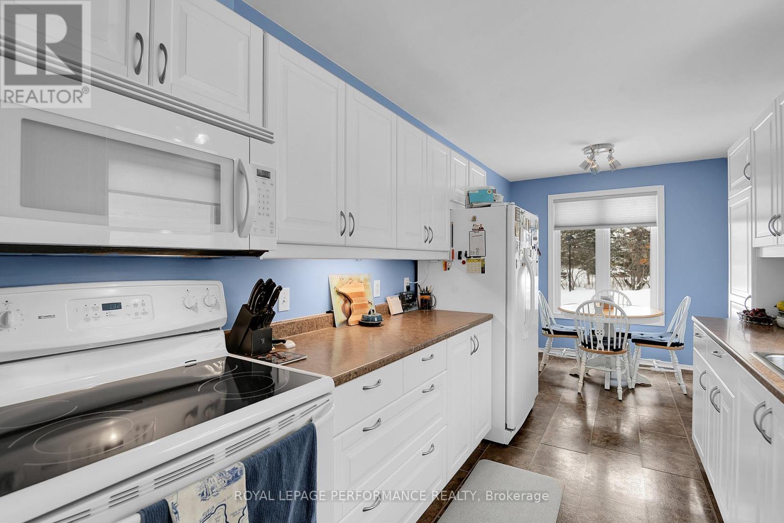 Handy Breakfast area for casual dining