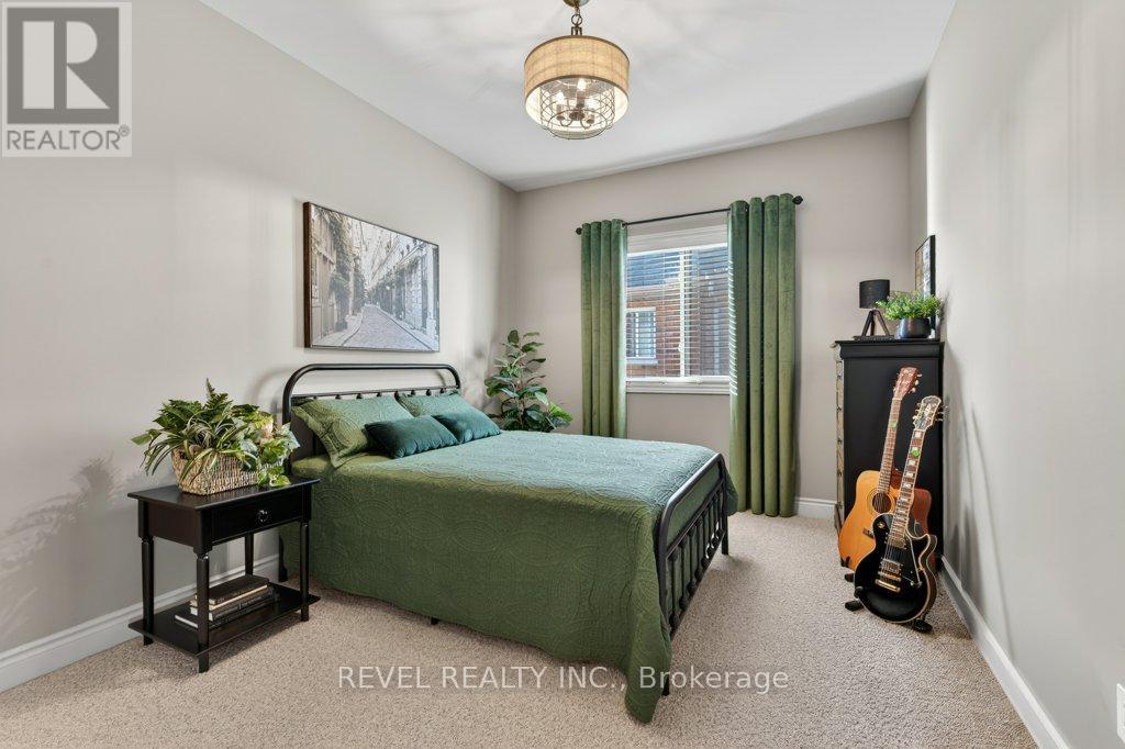 26 SCENIC DRIVE - 22