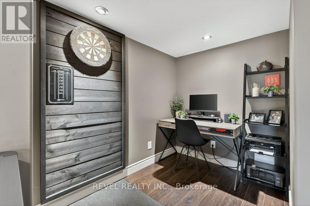 26 SCENIC DRIVE - 33