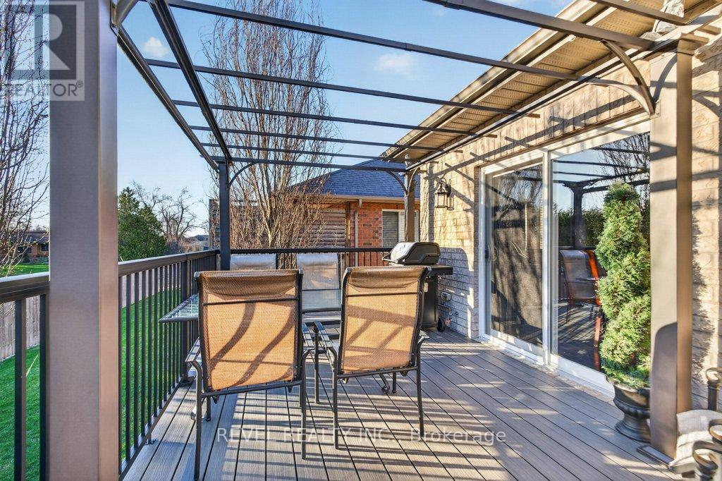 26 SCENIC DRIVE - 44