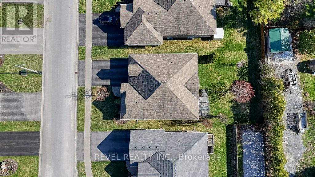 26 SCENIC DRIVE - 46