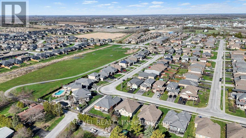 26 SCENIC DRIVE - 47
