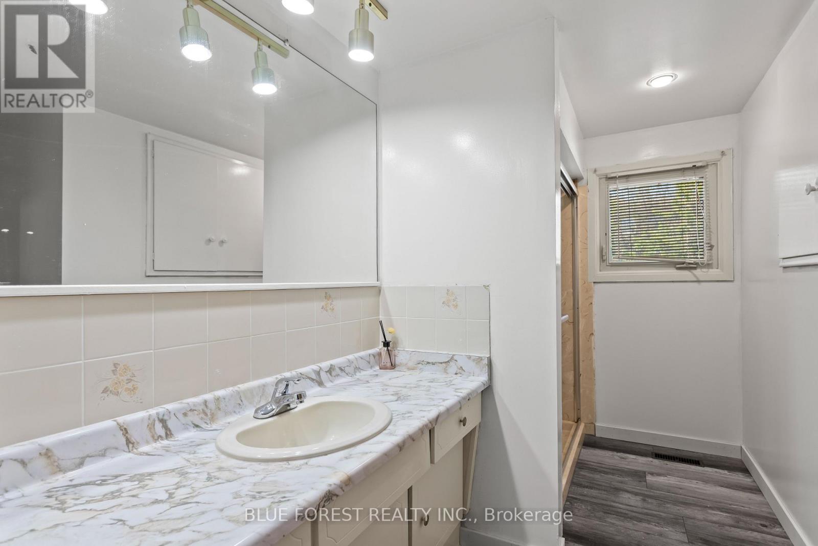 39 SOUTHWOOD CRESCENT - 17