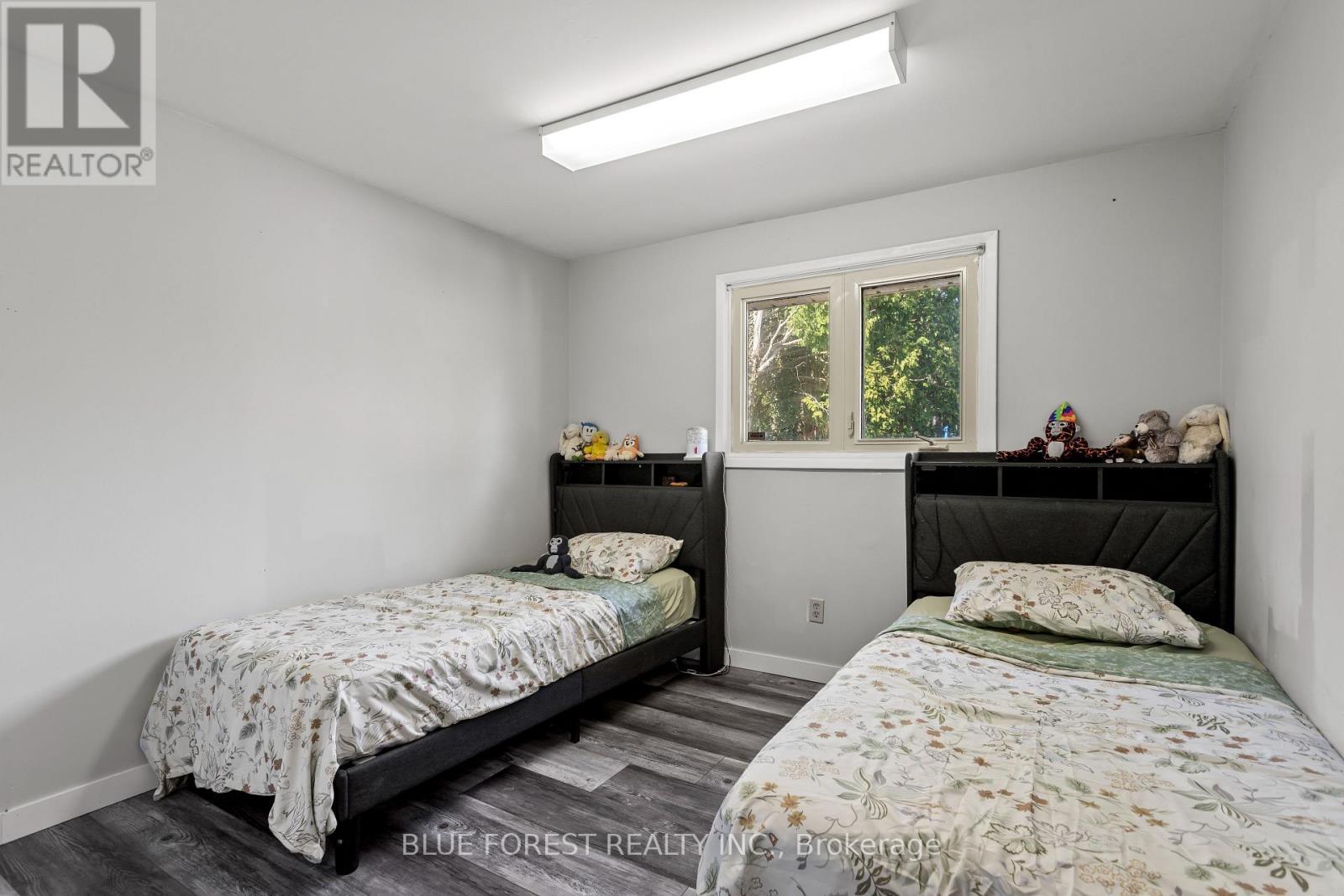 39 SOUTHWOOD CRESCENT - 21
