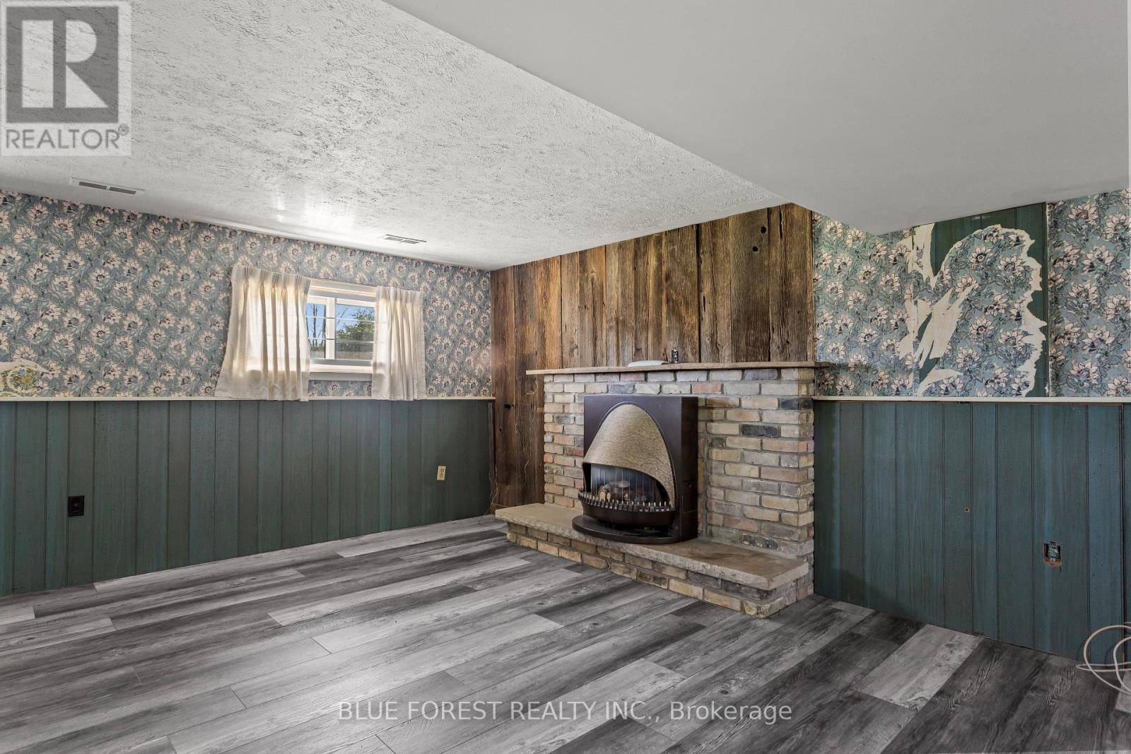 39 SOUTHWOOD CRESCENT - 23