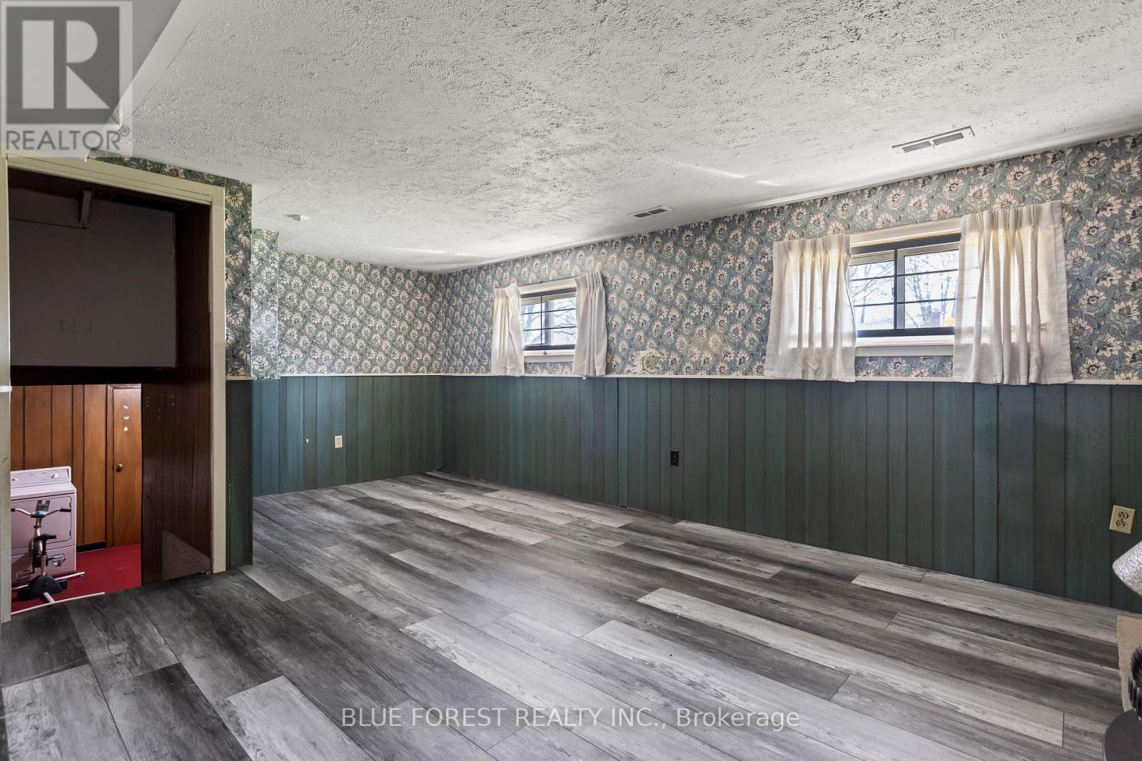 39 SOUTHWOOD CRESCENT - 28