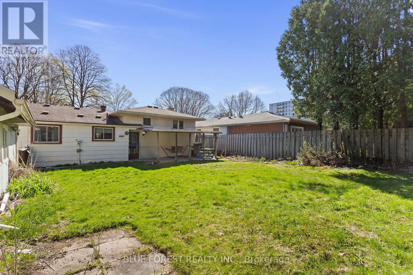39 SOUTHWOOD CRESCENT - 34