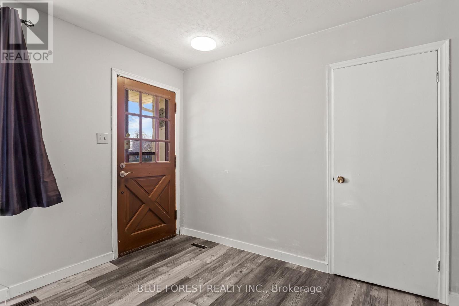 39 SOUTHWOOD CRESCENT - 6