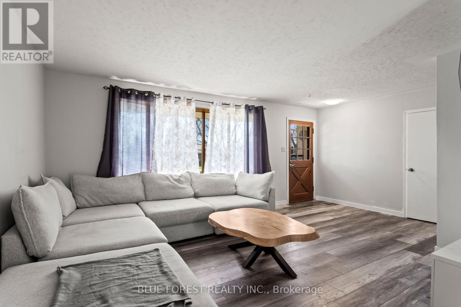 39 SOUTHWOOD CRESCENT - 9