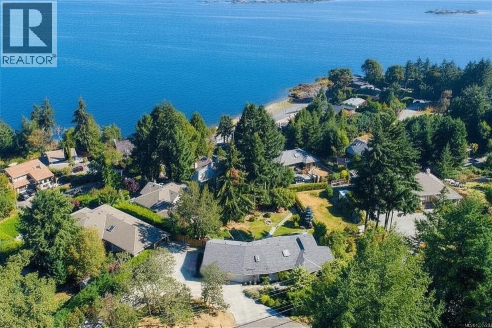 3271 Dolphin Dr - Image 2