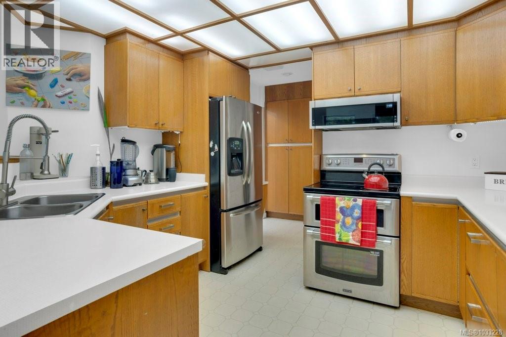 3271 Dolphin Dr - 22