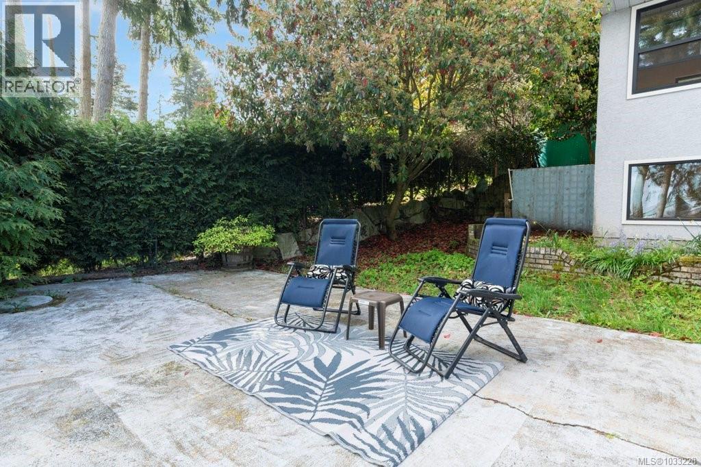 3271 Dolphin Dr - 24