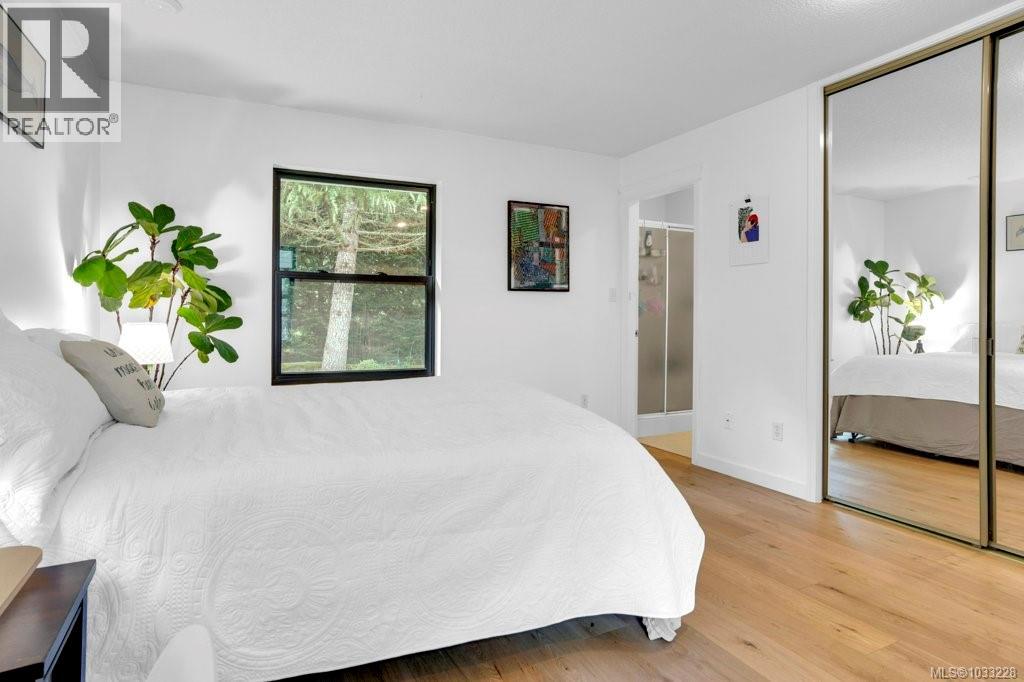 3271 Dolphin Dr - 26