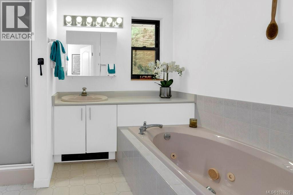 3271 Dolphin Dr - 27