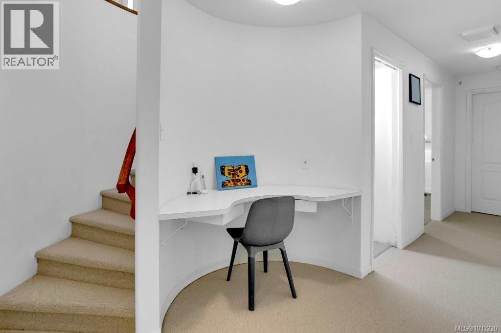 3271 Dolphin Dr - 31