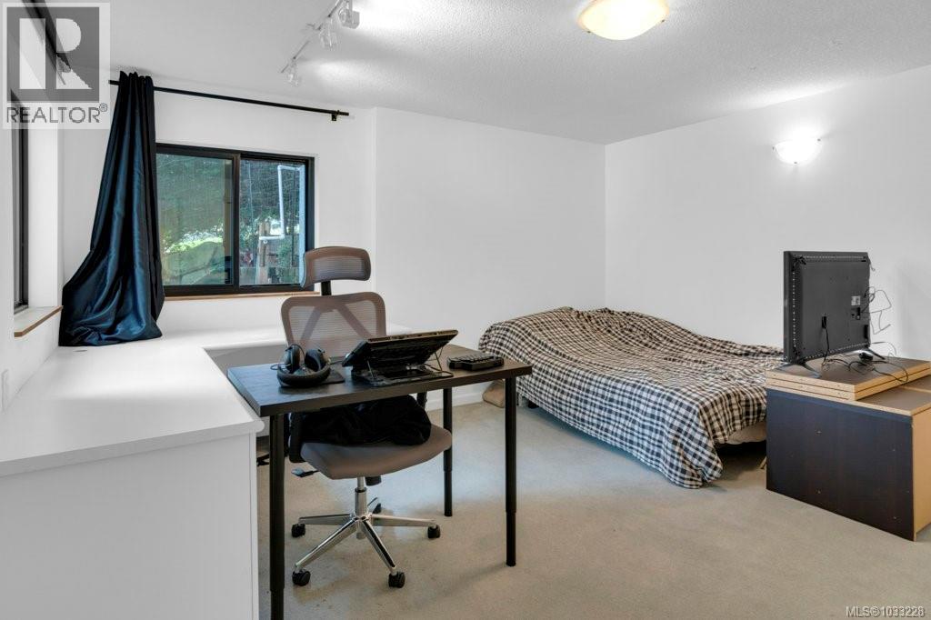 3271 Dolphin Dr - 35