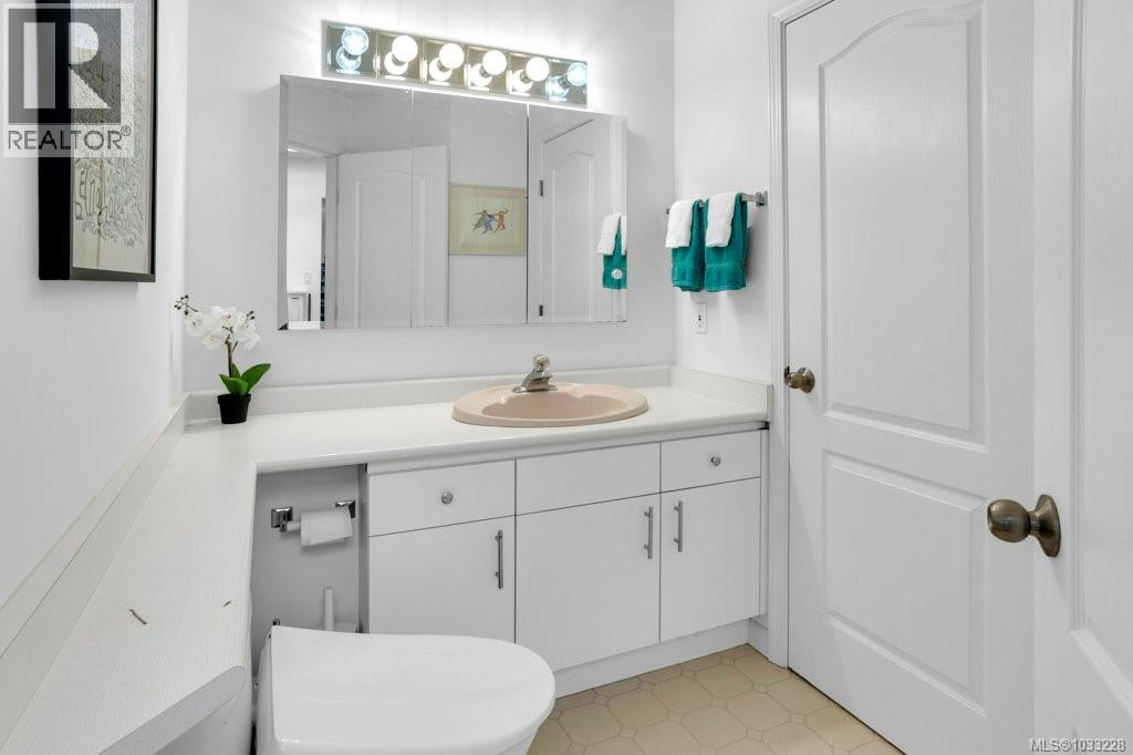 3271 Dolphin Dr - 36