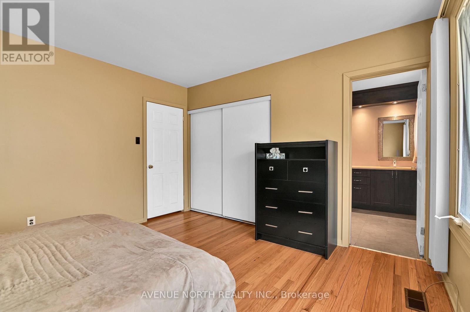 980 WISEMAN CRESCENT - 24