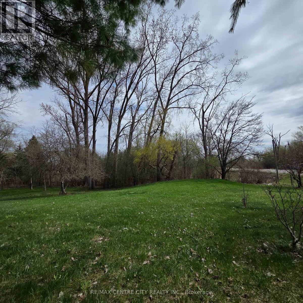 1496 SUNNINGDALE ROAD E — photo 33