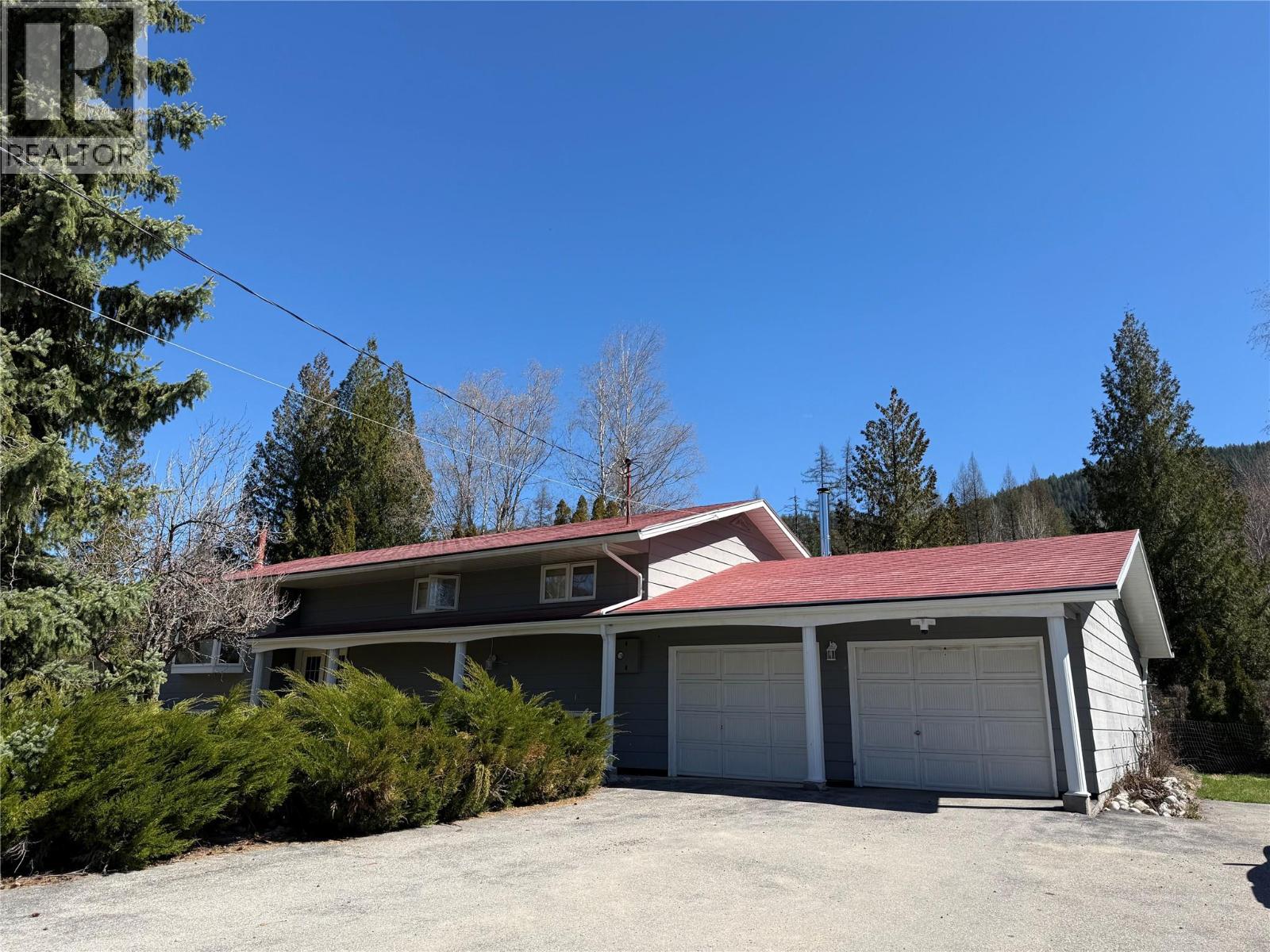 1076 COLUMBIA GARDENS Road, Fruitvale
