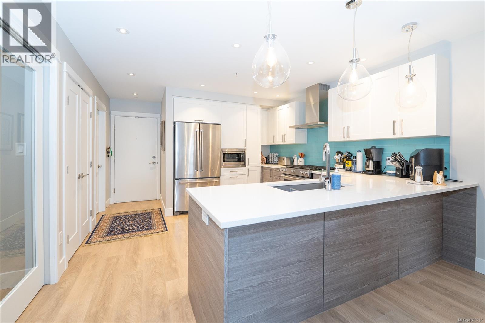 207 1820 Maple Avenue South, Sooke