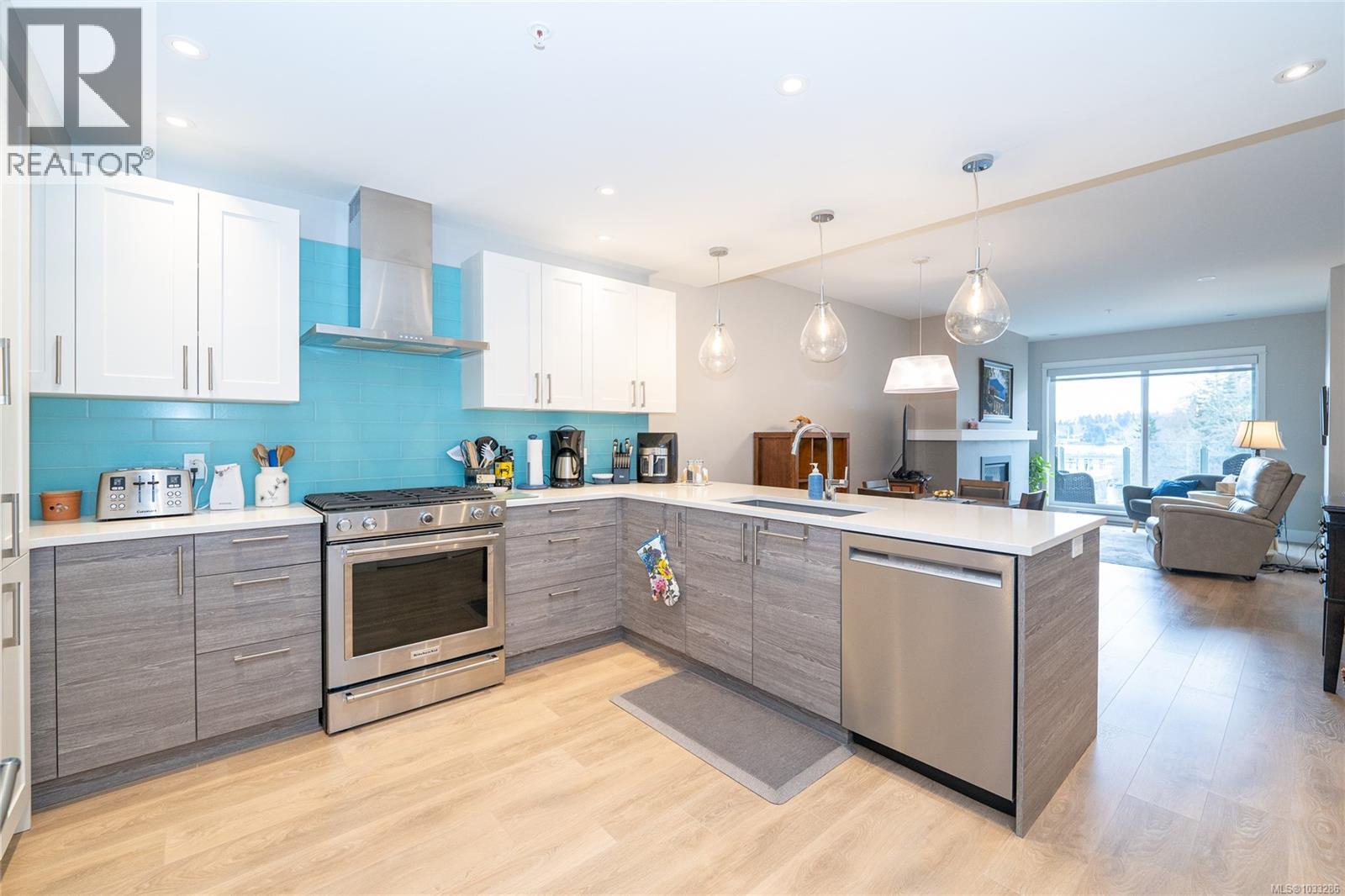 207 1820 Maple Avenue South, Sooke