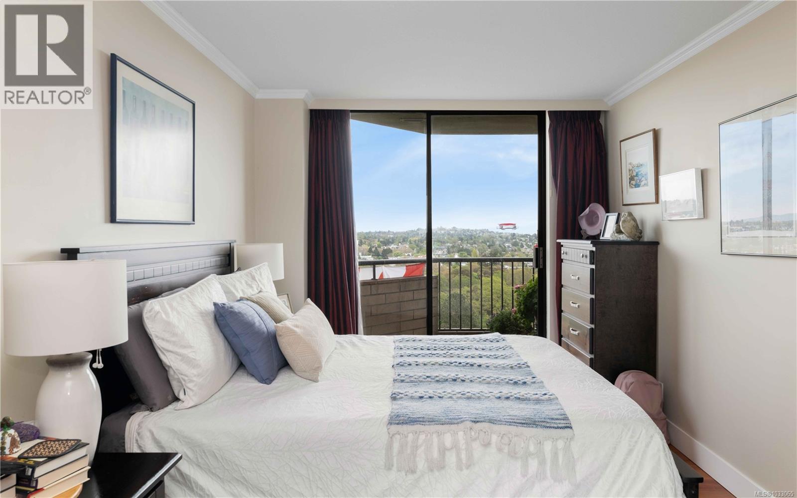 1906 620 Toronto Street, Victoria