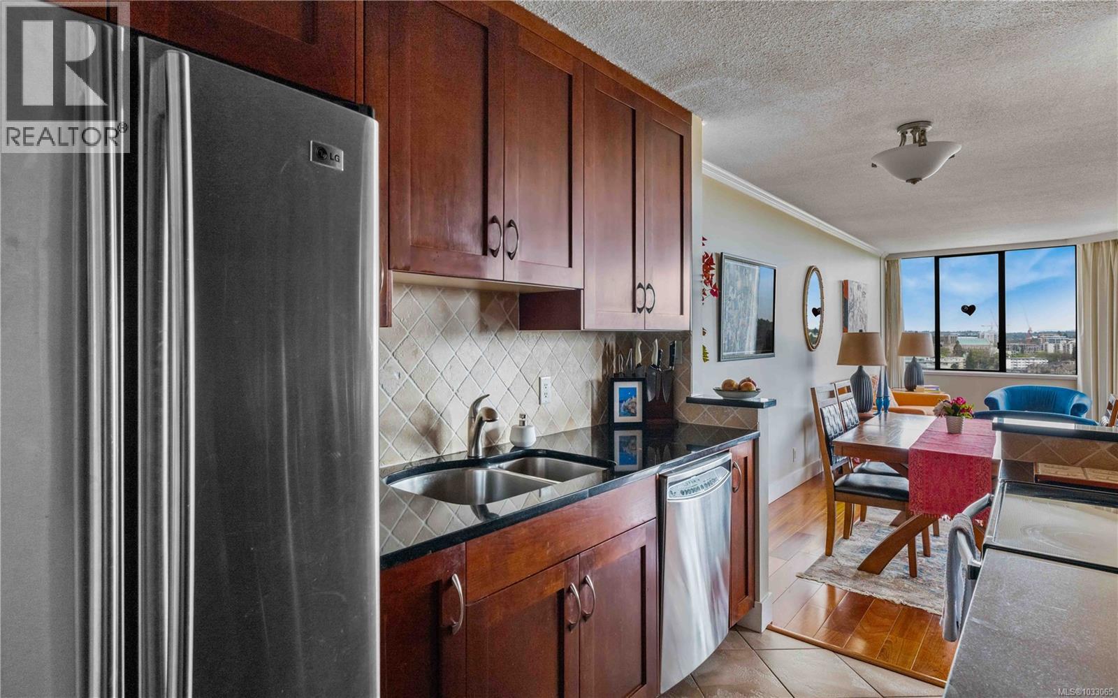 1906 620 Toronto Street, Victoria